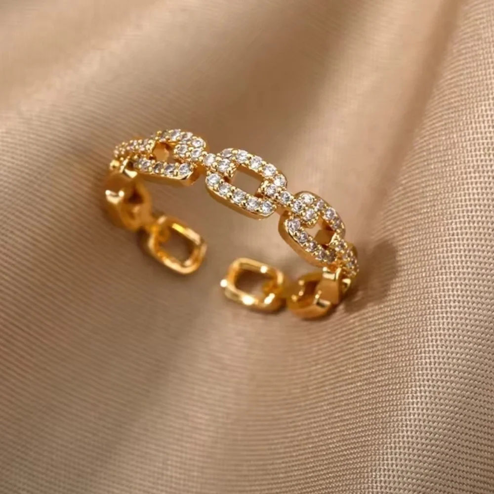 Elegant Gold Link Crystal Resizable Ring